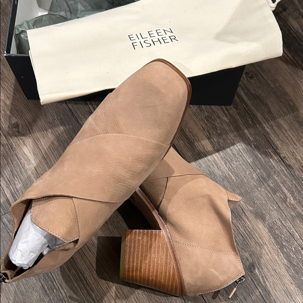 Eileen Fisher Women's Beige Ankle Booties